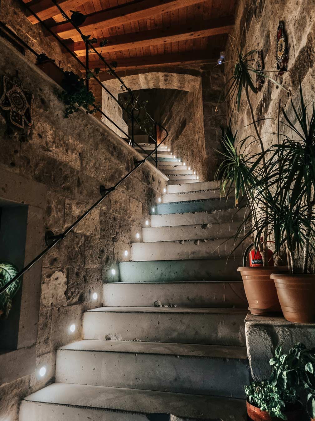 zeus-cave-suites-stairs