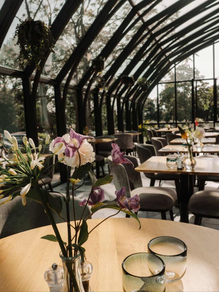 restaurant bloei at flora batava hotel